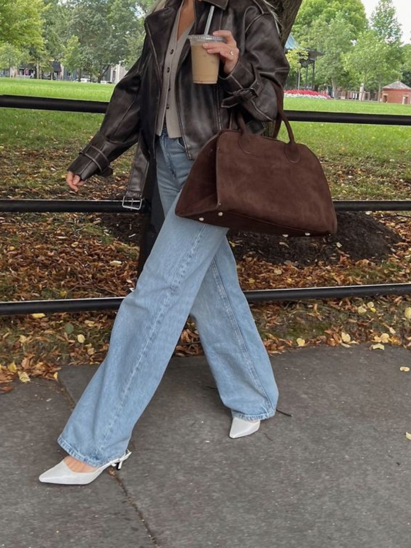 Luisa | Minimalistische Alltagstasche aus Wildleder