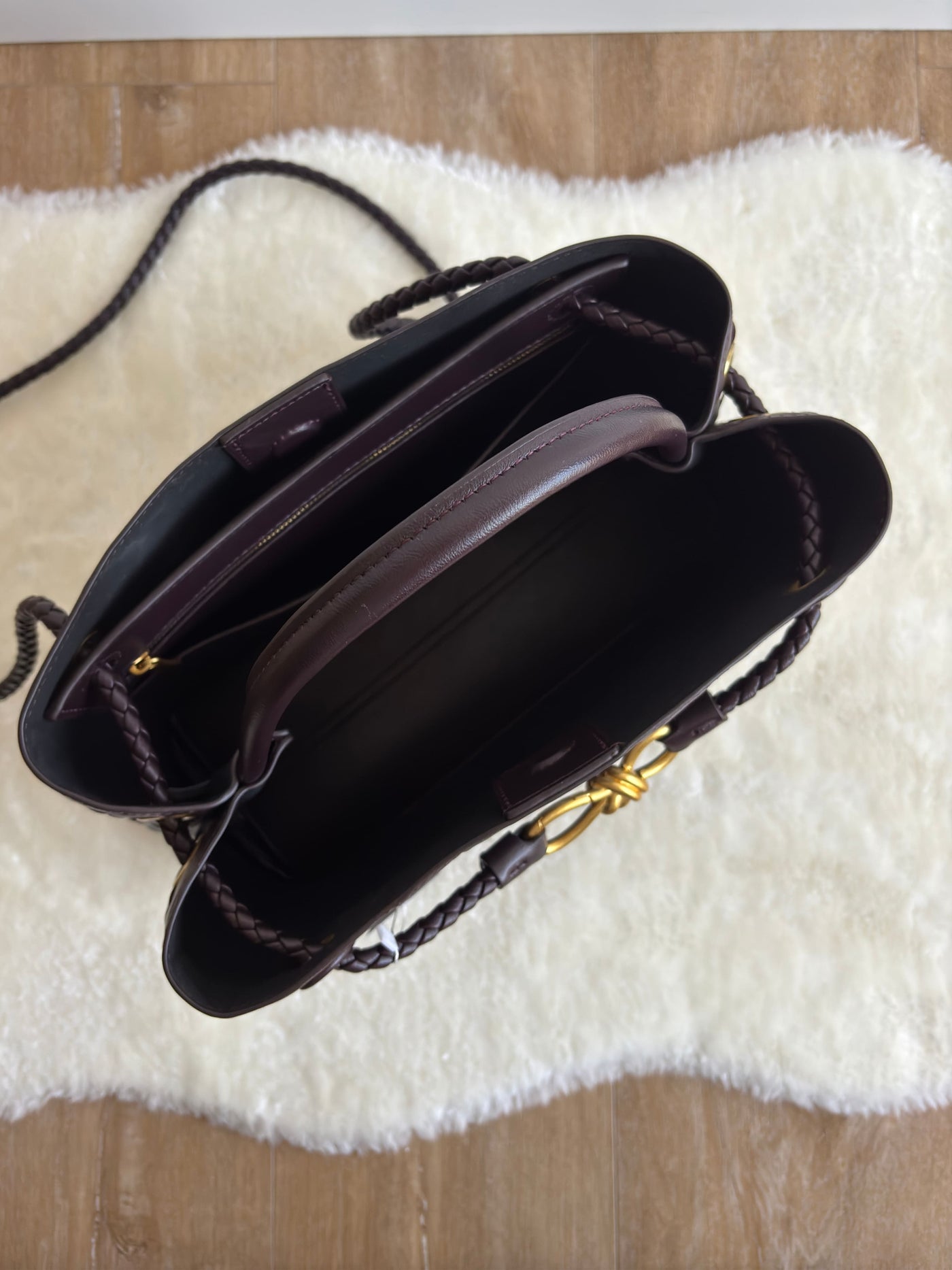 Vivienne | Klassische übergroße gewebte Tasche