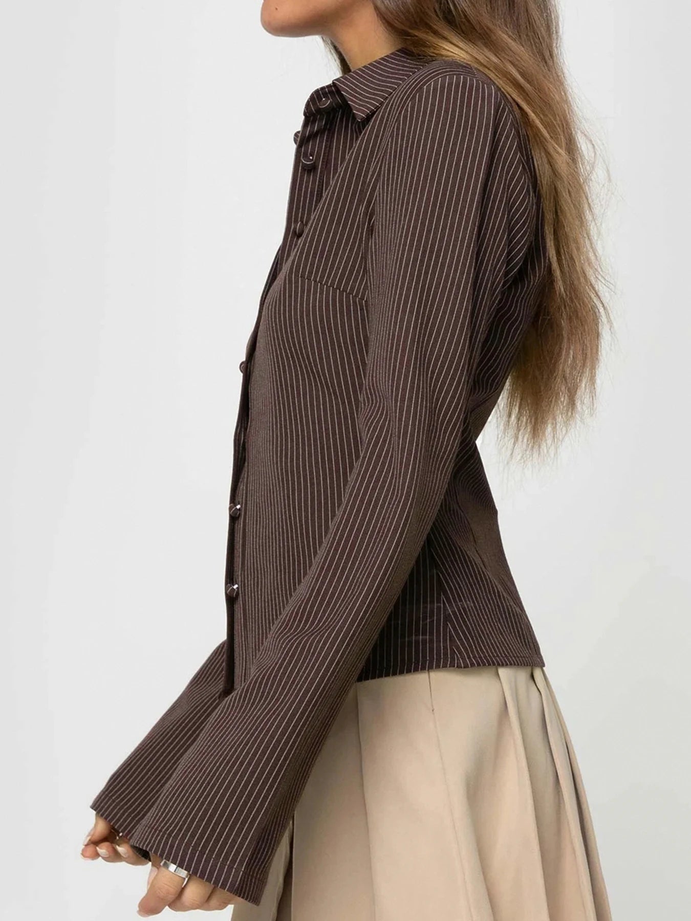 Veronica | Retro topp med knappestolpe