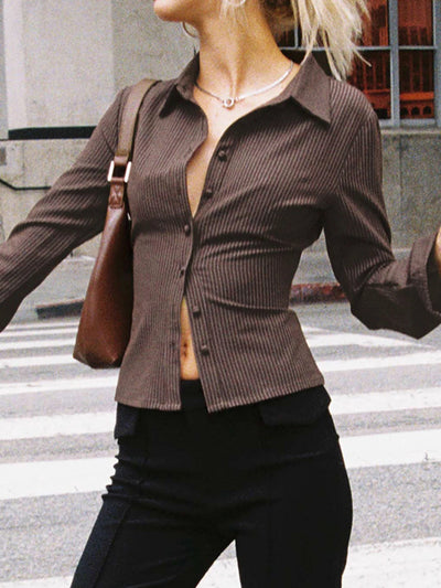 Veronica | Retro topp med knappestolpe